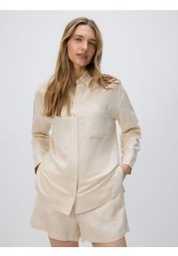 Reserved - Koszula z lnem - kremowy. Kolor: kremowy. Materiał: len