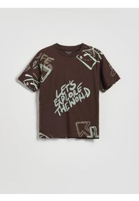 Reserved - Bawełniany t-shirt - ciemnobrązowy. Kolor: brązowy. Materiał: bawełna #1