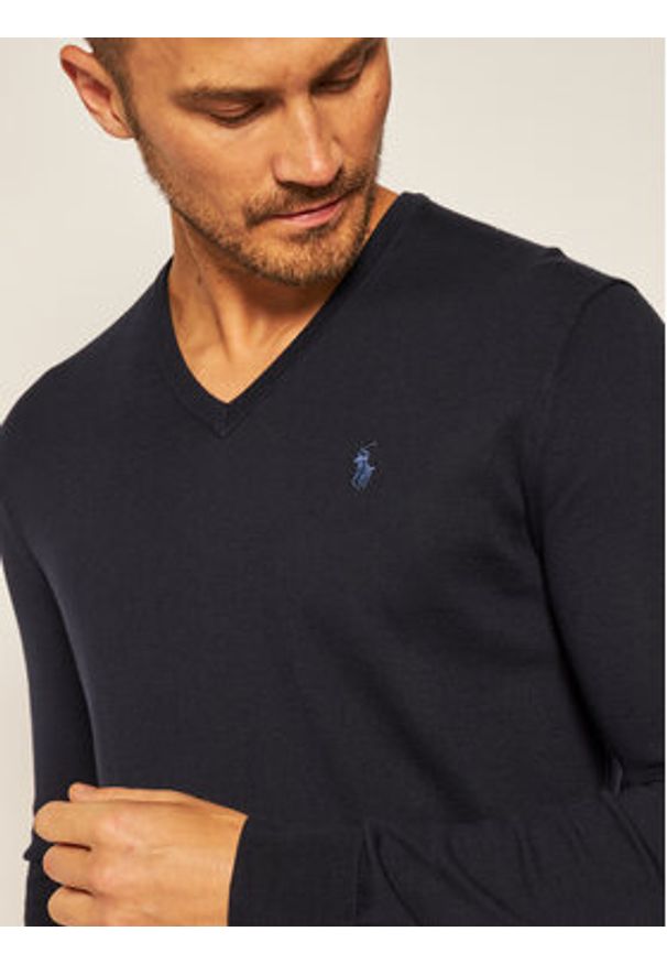 Polo Ralph Lauren Sweter Ls Sf Vn Pp 710670789004 Granatowy Slim Fit. Typ kołnierza: polo. Kolor: niebieski. Materiał: bawełna