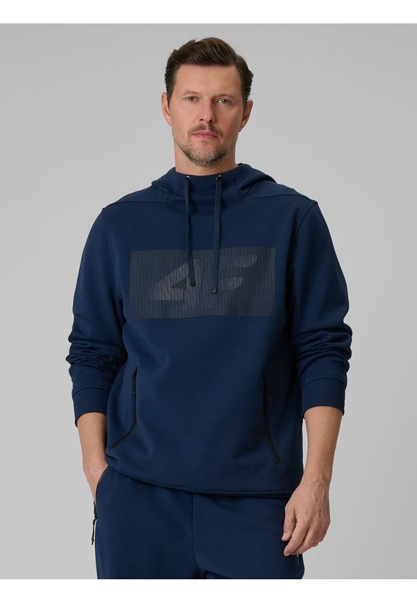 4f - 4F Bluza dresowa regular z kapturem męska - granatowa M. Okazja: na co dzień. Typ kołnierza: kaptur. Kolor: niebieski. Materiał: dresówka. Wzór: gładki. Styl: casual