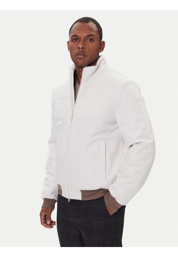 Geox Kurtka bomber Vincit M5620C T3127 F5273 Beżowy Regular Fit. Kolor: beżowy. Materiał: syntetyk