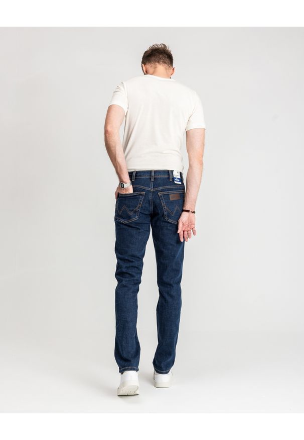 Wrangler - WRANGLER TEXAS SLIM MĘSKIE SPODNIE JEANSOWE CROSS GAME W12S8311U 112126497. Stan: podwyższony