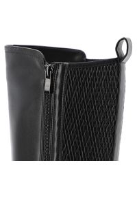 Czarne Kozaki Filippo Modne Buty Damskie. Okazja: na co dzień. Zapięcie: pasek. Kolor: czarny. Szerokość cholewki: normalna. Wzór: aplikacja. Materiał: materiał. Obcas: na obcasie. Styl: klasyczny, casual, elegancki. Wysokość obcasa: niski #8