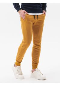 Ombre Clothing - Spodnie męskie dresowe joggery P867 - musztardowe - XXL. Kolor: żółty. Materiał: dresówka #4