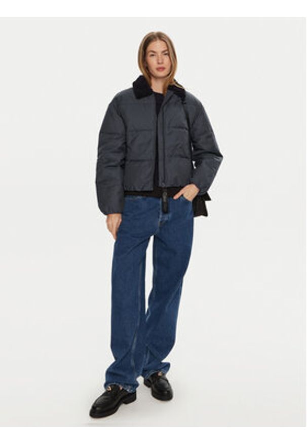 Calvin Klein Jeans Kurtka zimowa Aviator J20J224121 Czarny Relaxed Fit. Kolor: czarny. Materiał: syntetyk, bawełna. Sezon: zima