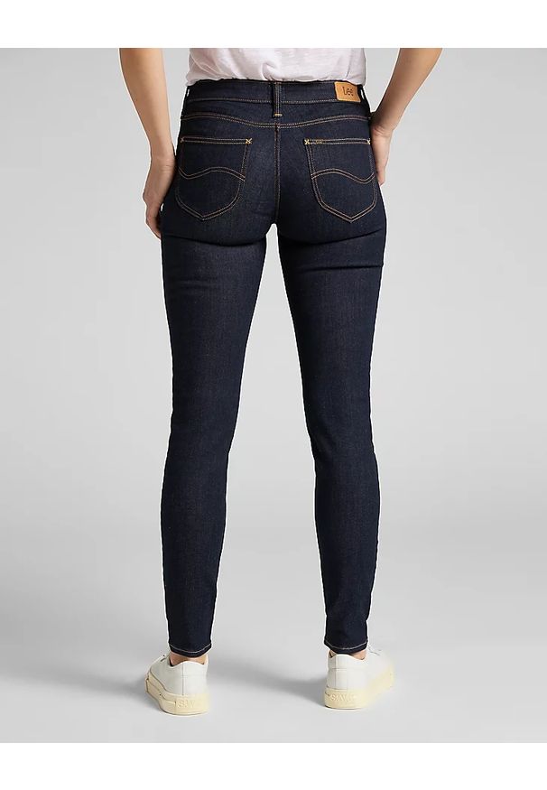 Lee - SPODNIE JEANSOWE DAMSKIE LEE SCARLETT RINSE L526FR36 112111631
