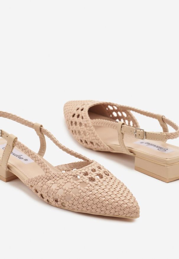 Renee - Beżowe Ażurowe Sandały Typu Slingback Ciaralin. Okazja: na co dzień. Zapięcie: sprzączka. Kolor: beżowy. Wzór: ażurowy. Sezon: lato. Obcas: na obcasie. Styl: casual. Wysokość obcasa: średni