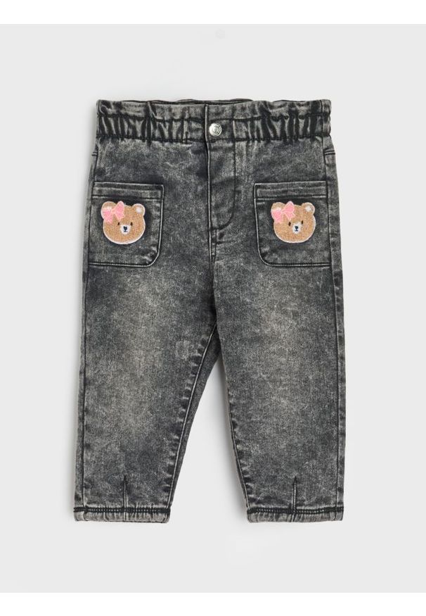 Sinsay - Jeansy paperbag z polarem wewnątrz - szary. Kolor: szary. Materiał: jeans, polar