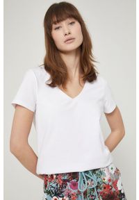 medicine - Medicine t-shirt damski kolor biały. Okazja: na co dzień. Kolor: biały. Wzór: aplikacja. Styl: casual