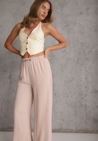 Renee - Różowe Spodnie Casual o Szerokim Kroju High Waist Zdobione Aplikacją Nephise. Okazja: na co dzień. Stan: podwyższony. Kolekcja: plus size. Kolor: różowy. Długość: krótkie. Wzór: aplikacja. Styl: casual #3