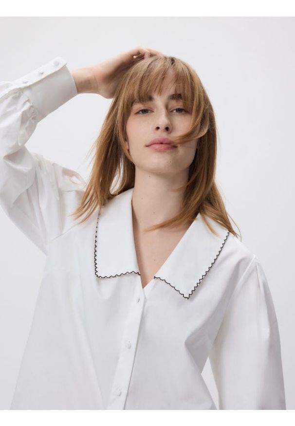 Reserved - Bawełniana koszula z kołnierzykiem - biały. Kolor: biały. Materiał: bawełna