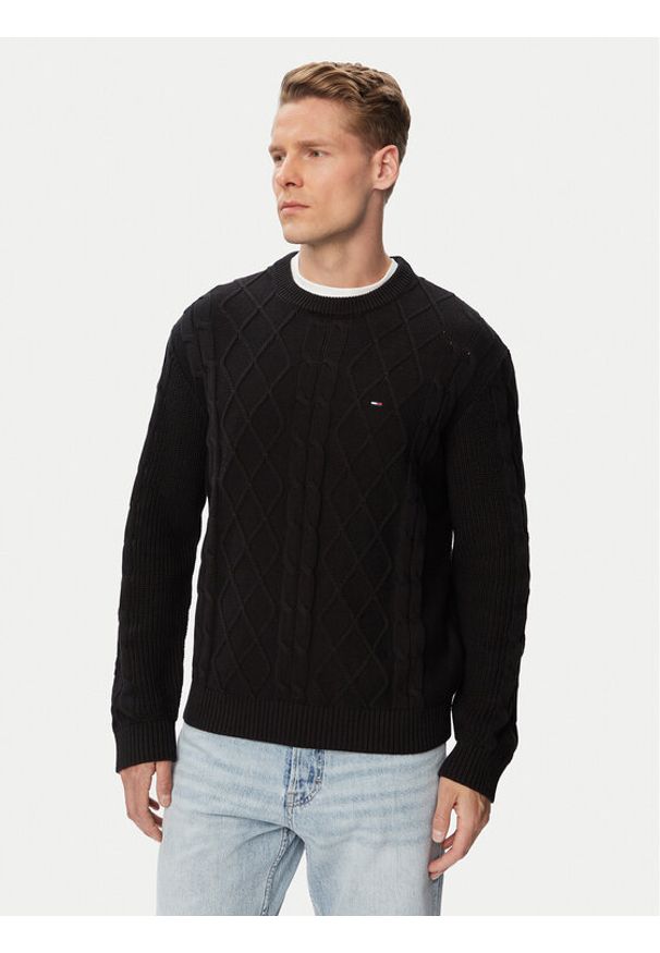 Tommy Jeans Sweter Flag DM0DM23405 Czarny Regular Fit. Kolor: czarny. Materiał: bawełna