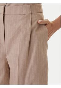 Hugo - HUGO Szorty materiałowe Hamonu 50559853 Beżowy Relaxed Fit. Kolor: beżowy. Materiał: bawełna #4