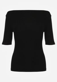Renee - Czarny Dopasowany T-shirt z Wiskozy z Dekoltem w Łódkę Vivianna. Typ kołnierza: dekolt w łódkę. Kolor: czarny. Materiał: wiskoza #3