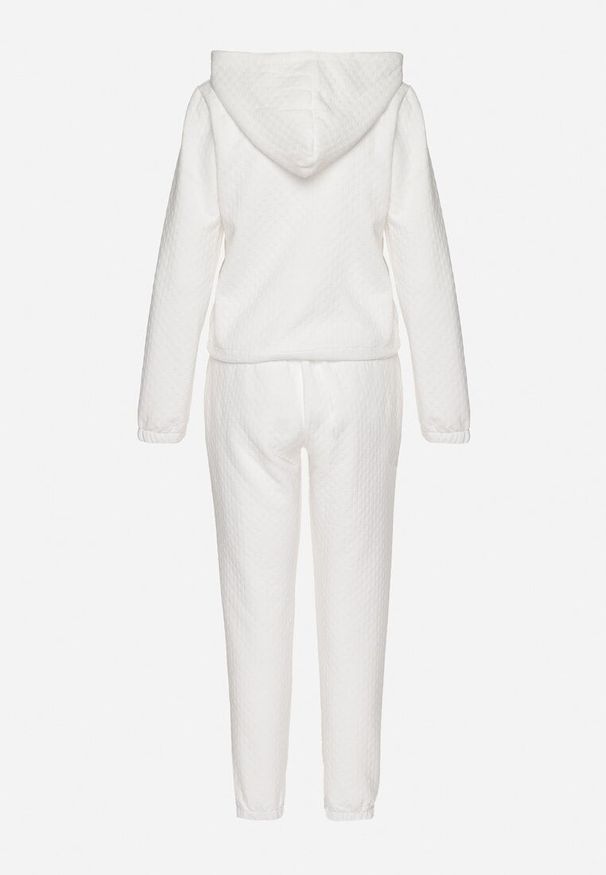 Born2be - Biały Pikowany Komplet Dresowy z Bawełną Bluza z Kapturem i Spodnie Joggery Evalisseia. Kolor: biały. Materiał: dresówka, bawełna