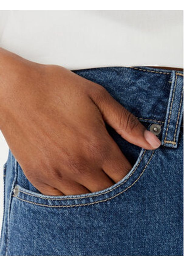 Karl Lagerfeld Jeans Szorty jeansowe B2W10067 Niebieski Straight Fit. Kolor: niebieski. Materiał: bawełna