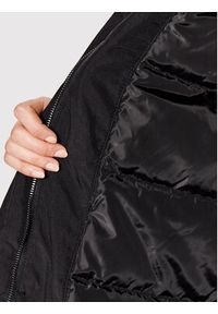 Calvin Klein Kurtka puchowa K20K204158 Czarny Regular Fit. Kolor: czarny. Materiał: syntetyk