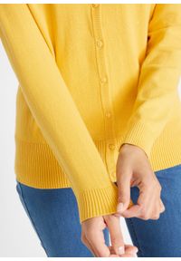 Sweter rozpinany z gładkiej dzianiny z plisą guzikową bonprix żółty kanarkowy. Kolor: żółty. Materiał: dzianina. Wzór: gładki #2