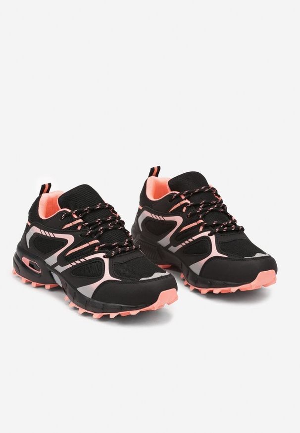 Born2be - Czarno-Różowe Płaskie Sznurowane Buty Sportowe Sneakersy Ozdobione Tłoczeniem Raisha. Kolor: czarny. Materiał: jeans. Wzór: aplikacja. Obcas: na obcasie. Wysokość obcasa: niski