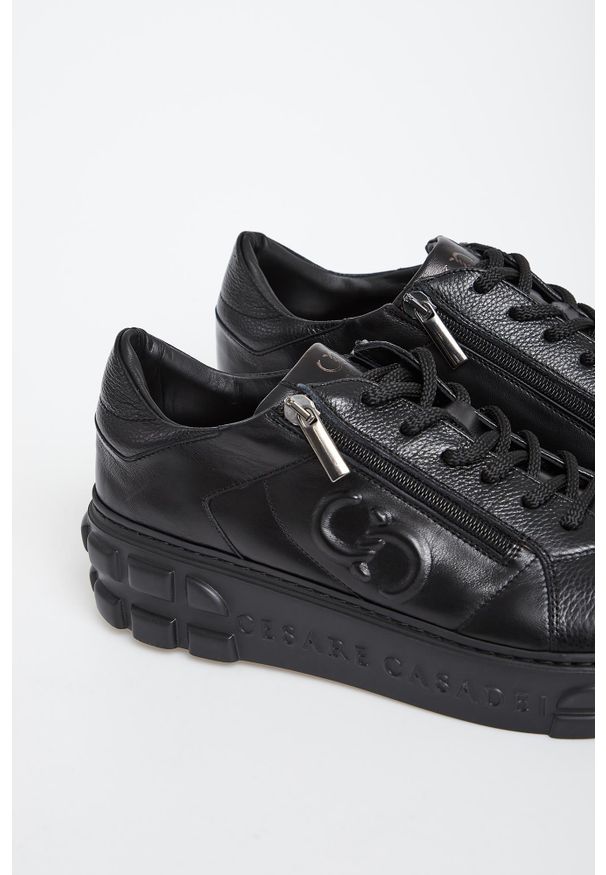 Sneakersy męskie skórzane CESARE CASADEI. Materiał: skóra