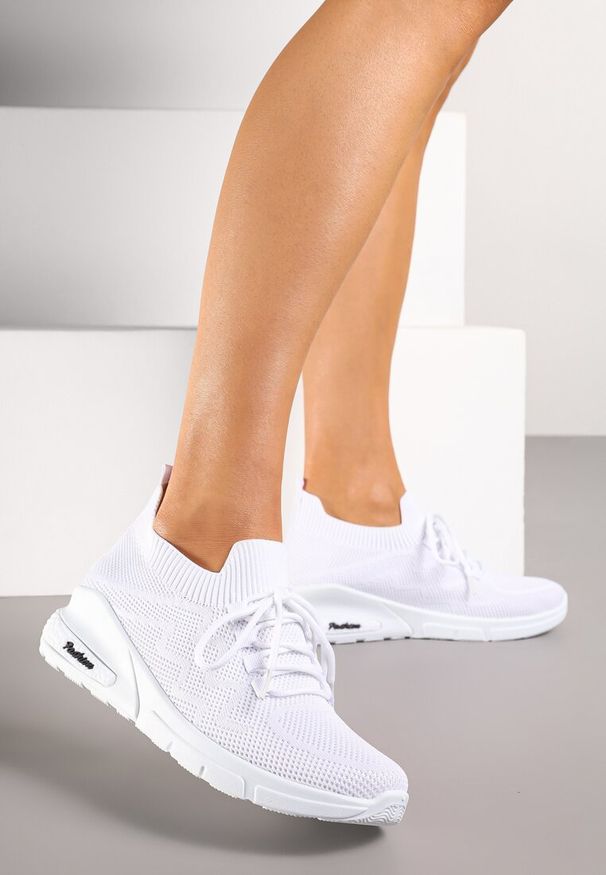 Renee - Białe Buty Sportowe Philone. Okazja: na co dzień, na spacer. Kolor: biały. Materiał: jeans. Sport: bieganie, fitness, turystyka piesza