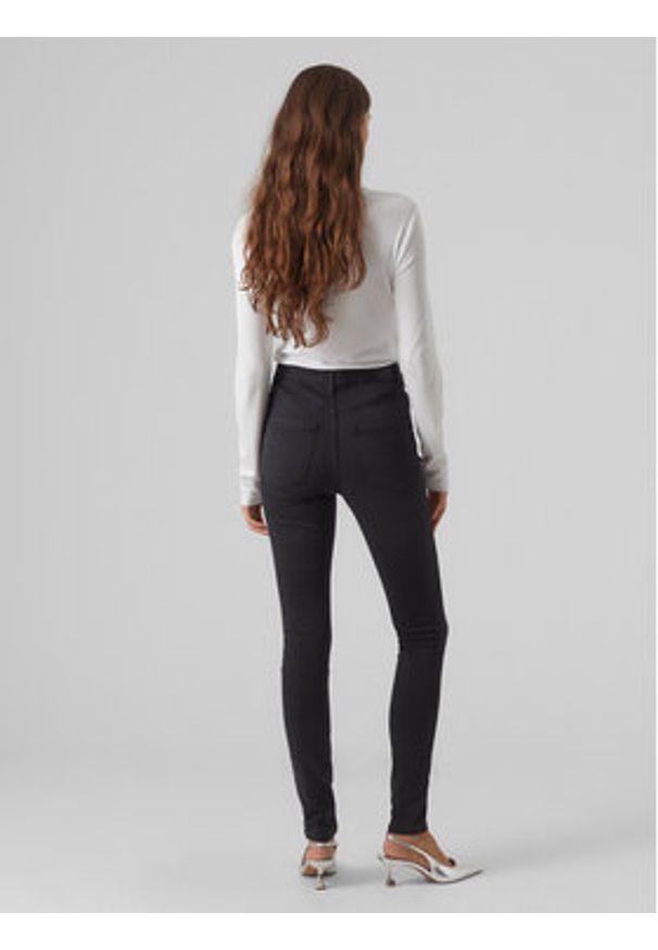 Vero Moda Bluzka Roma 10293830 Biały Slim Fit. Kolor: biały. Materiał: lyocell, wiskoza