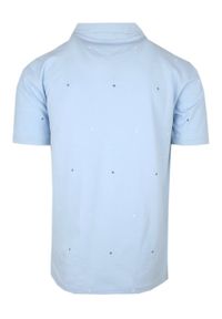 Koszulka Polo, Męska - Pako Jeans - Niebieska w Małe Żaglówki. Okazja: na co dzień. Typ kołnierza: polo. Kolor: niebieski. Materiał: bawełna. Wzór: nadruk. Styl: casual #2