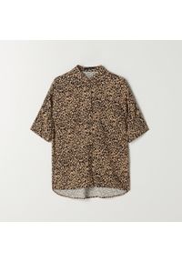 Mohito - Wiskozowa koszula z kieszeniami - Beżowy. Kolor: beżowy. Materiał: wiskoza #1