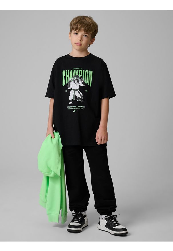 4f - 4F Spodnie dresowe ze strukturalnej dzianiny chłopięce - czarne 152 (11-12 lat). Okazja: na co dzień. Kolor: czarny. Materiał: dzianina, dresówka. Sezon: lato. Styl: casual, sportowy