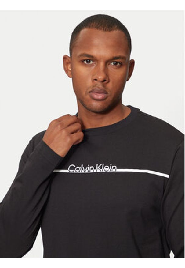 Calvin Klein Longsleeve K10K114343 Czarny Regular Fit. Kolor: czarny. Materiał: bawełna. Długość rękawa: długi rękaw