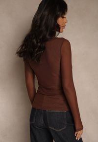 Renee - Brązowa Bluzka Longsleeve z Siateczki z Wiskozą z Dekoltem w Serce Elinevia. Kolor: brązowy. Materiał: wiskoza. Długość rękawa: długi rękaw #4