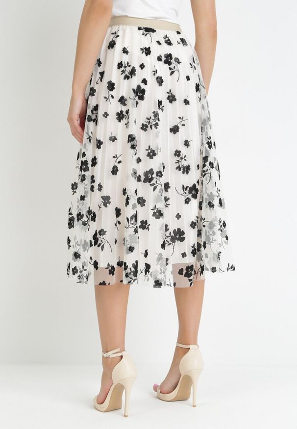 Born2be - Jasnobeżowa Tiulowa Spódnica z Welurowym Wzorem w Kwiaty i Gumką w Pasie Iyosi. Kolor: beżowy. Materiał: welur, tiul. Wzór: kwiaty