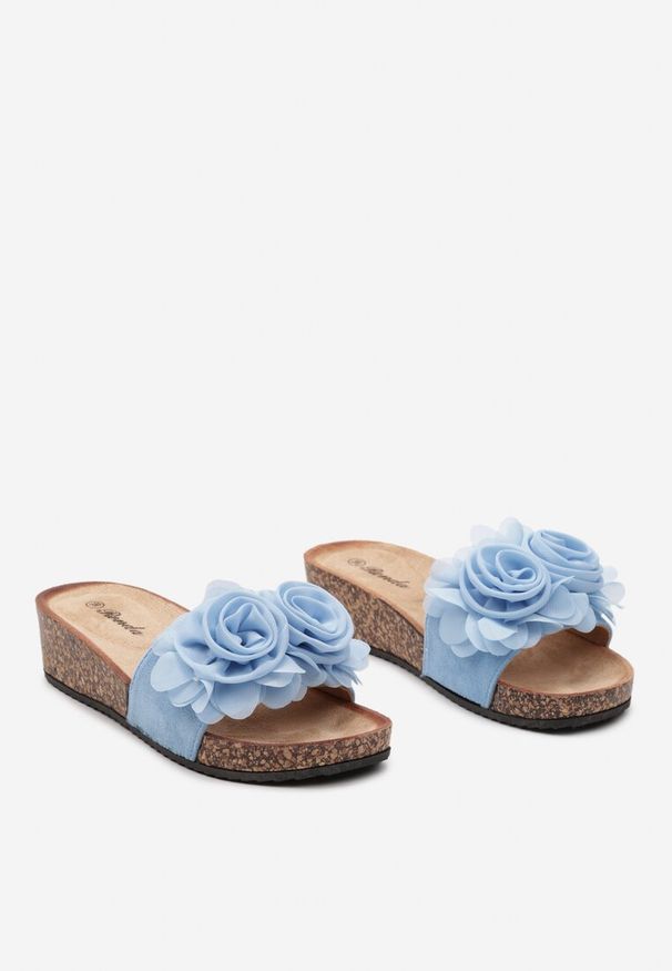 Renee - Niebieskie Klapki Korkowe z Naszytym Kwiatkiem Piandra. Okazja: na plażę, na spacer. Nosek buta: otwarty. Kolor: niebieski. Wzór: aplikacja, kwiaty. Sezon: lato. Obcas: na koturnie