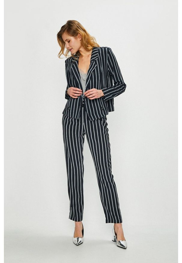 JDY - Jacqueline de Yong - Top. Okazja: na co dzień. Kolor: szary. Materiał: tkanina, koronka. Styl: casual