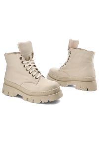 Beżowe Botki Blu Skórzane Ocieplane Buty Damskie. Okazja: do pracy, na spacer. Kolor: beżowy. Materiał: skóra. Szerokość cholewki: normalna. Sezon: jesień. Obcas: na obcasie. Wysokość obcasa: niski #3