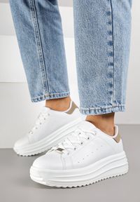 Born2be - Białe Sneakersy na Grubej Tłoczonej Podeszwie z Perforacją Anorriva. Okazja: na co dzień. Kolor: biały