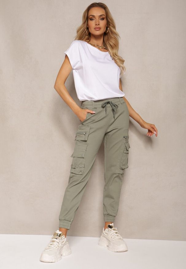 Renee - Zielone Bawełniane Spodnie Bojówki z Gumką w Talii i Kieszeniami Zolarae. Okazja: na co dzień. Kolor: zielony. Materiał: bawełna. Styl: elegancki, casual