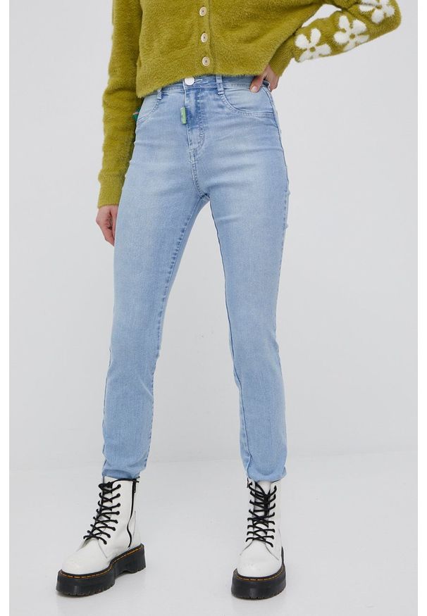 LABELLAMAFIA - LaBellaMafia jeansy damskie high waist. Stan: podwyższony. Kolor: niebieski