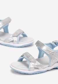 Born2be - Srebrno-Niebieskie Sandały w Sportowym Stylu na Rzepy Palio. Okazja: na spacer, na uczelnię, na co dzień. Zapięcie: rzepy. Kolor: srebrny. Materiał: jeans. Wzór: aplikacja. Sezon: lato. Styl: sportowy #3