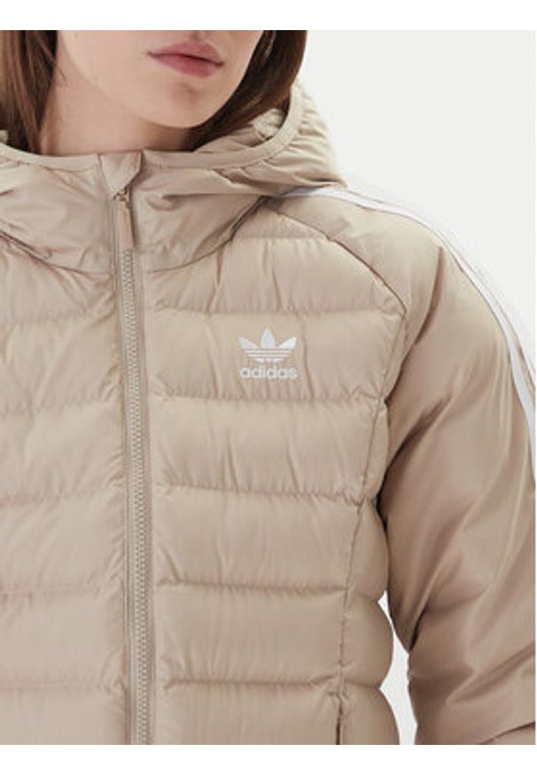Adidas - adidas Kurtka przejściowa adicolor JX2940 Beżowy Slim Fit. Kolor: beżowy. Materiał: syntetyk