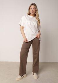 Born2be - Biały Oversizowy T-shirt z Bawełny Zdobiony Haftem z Cekinami Pidella. Okazja: na co dzień. Kolor: biały. Materiał: bawełna. Wzór: aplikacja, haft. Styl: elegancki, casual #2