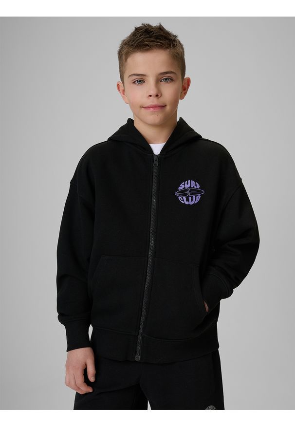 4f - 4F Bluza dresowa loose z kapturem chłopięca - czarna 146/152 (10-12 lat). Okazja: na co dzień, na uczelnię, na spacer. Typ kołnierza: kaptur. Kolor: czarny. Materiał: dresówka. Sezon: lato. Styl: casual
