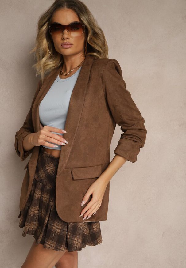 Renee - Brązowa Marynarka z Imitacji Zamszu z Marszczonym Rękawem 7/8 Dephi. Kolor: brązowy. Materiał: zamsz
