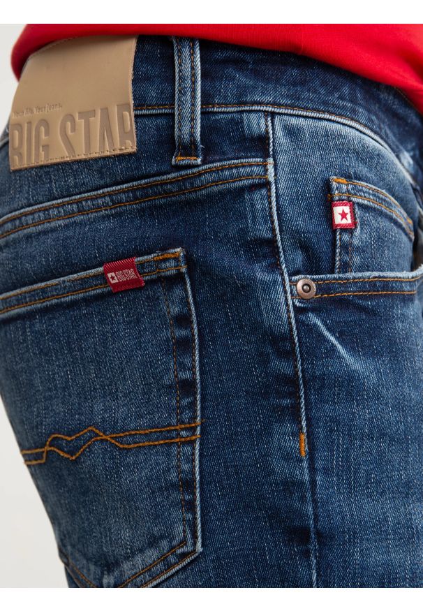 Big-Star - Jeansy męskie granatowe Deric High Waist 526. Okazja: na co dzień. Stan: podwyższony. Kolor: niebieski. Styl: klasyczny, elegancki, casual