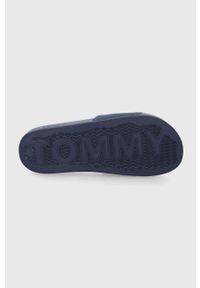 Tommy Jeans Klapki męskie kolor granatowy. Kolor: niebieski. Materiał: materiał. Wzór: gładki