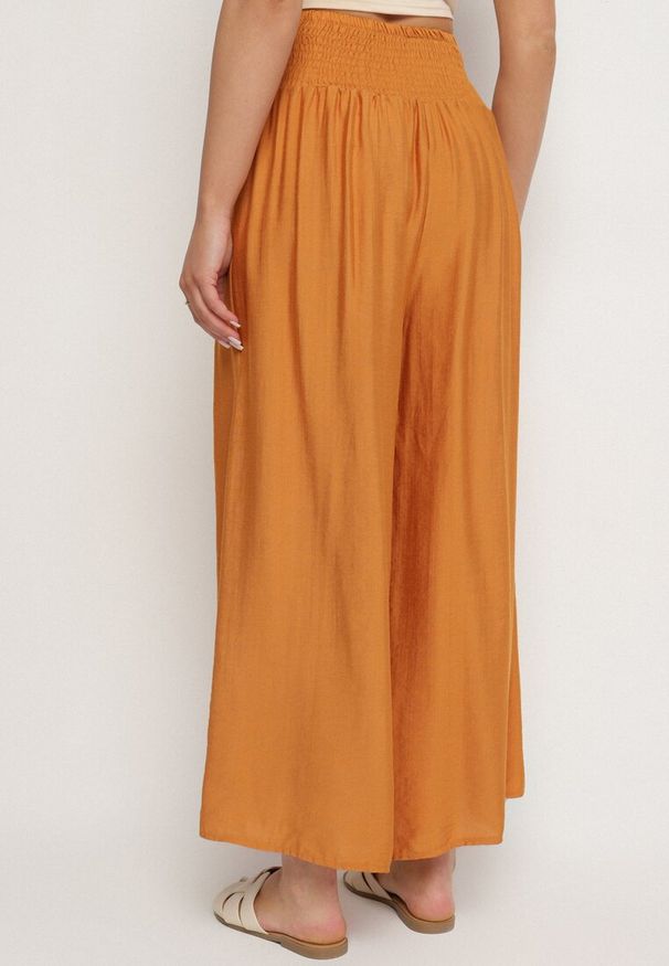 Born2be - Pomarańczowe Wiskozowe Szerokie Spodnie z Wysokim Stanem Orrilia. Okazja: na co dzień. Stan: podwyższony. Kolor: pomarańczowy. Materiał: wiskoza. Styl: elegancki, casual, klasyczny