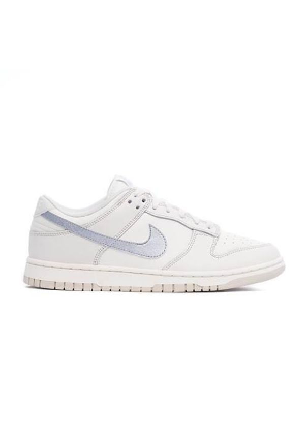 Buty do chodzenia damskie Nike Dunk Low Ess Trend. Kolor: wielokolorowy. Materiał: materiał, skóra. Szerokość cholewki: normalna. Sport: turystyka piesza