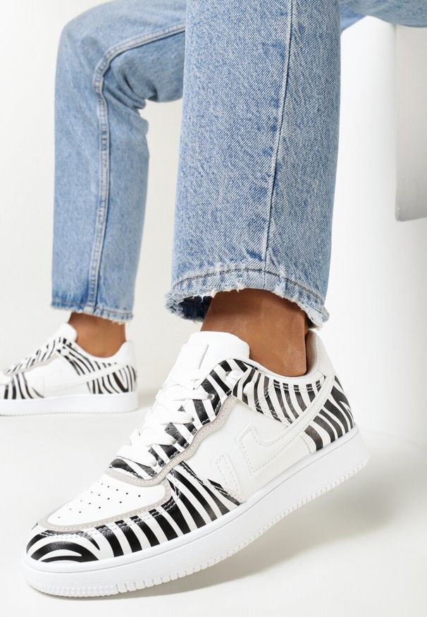 Born2be - Biało-Czarne Sneakersy przed Kostkę Edoardo. Wysokość cholewki: przed kostkę. Kolor: biały