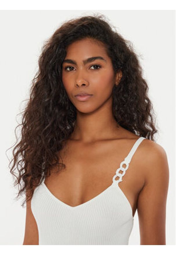 Guess Sukienka letnia W4YK52 Z30Y2 Beżowy Bodycon Fit. Kolor: beżowy. Materiał: syntetyk. Sezon: lato. Typ sukienki: bodycon