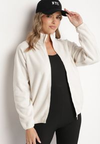 Born2be - Jasnobeżowa Bluza na Suwak o Prostym Kroju ze Stójką i Kieszeniami Esamira. Okazja: na co dzień. Typ kołnierza: kołnierzyk stójkowy. Kolor: beżowy. Materiał: jeans. Długość rękawa: długi rękaw. Długość: długie. Styl: elegancki, casual